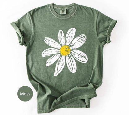 Daisy Shirt gift for Women Retro Floral Graphic Tee, Flower Print Comfort Colors T-Shirt