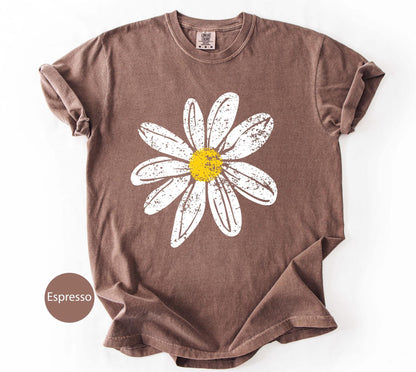 Daisy Shirt gift for Women Retro Floral Graphic Tee, Flower Print Comfort Colors T-Shirt