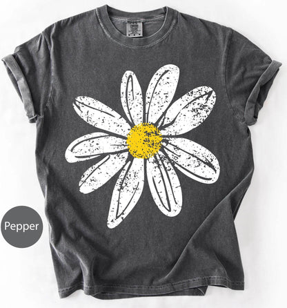 Daisy Shirt gift for Women Retro Floral Graphic Tee, Flower Print Comfort Colors T-Shirt